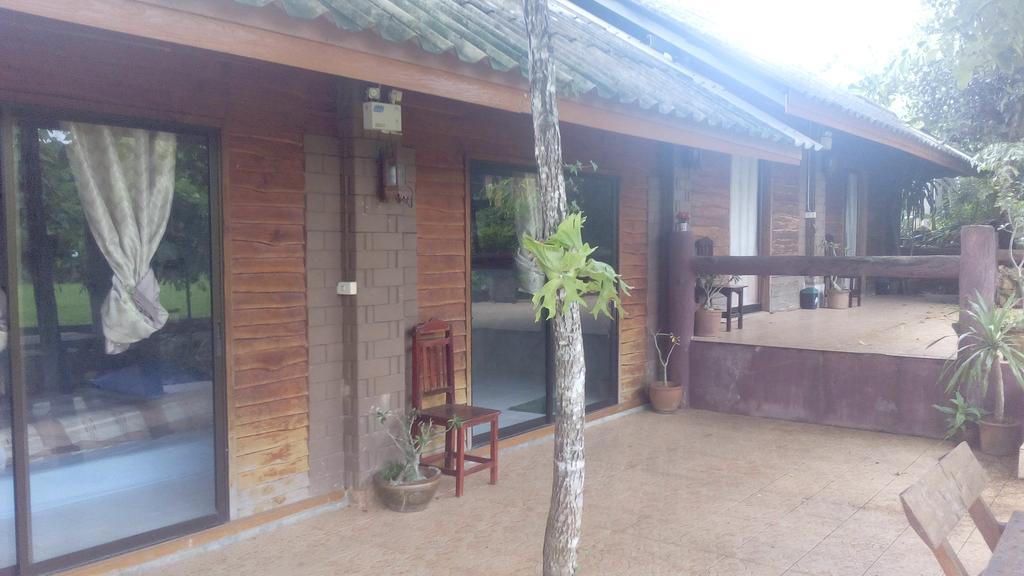 The Local Story Resort Ban Mon Talaeng Kültér fotó