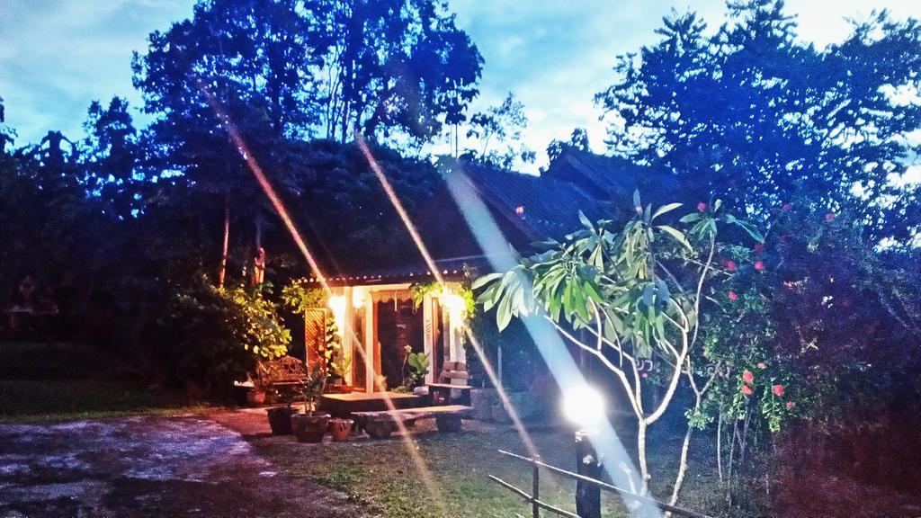 The Local Story Resort Ban Mon Talaeng Kültér fotó